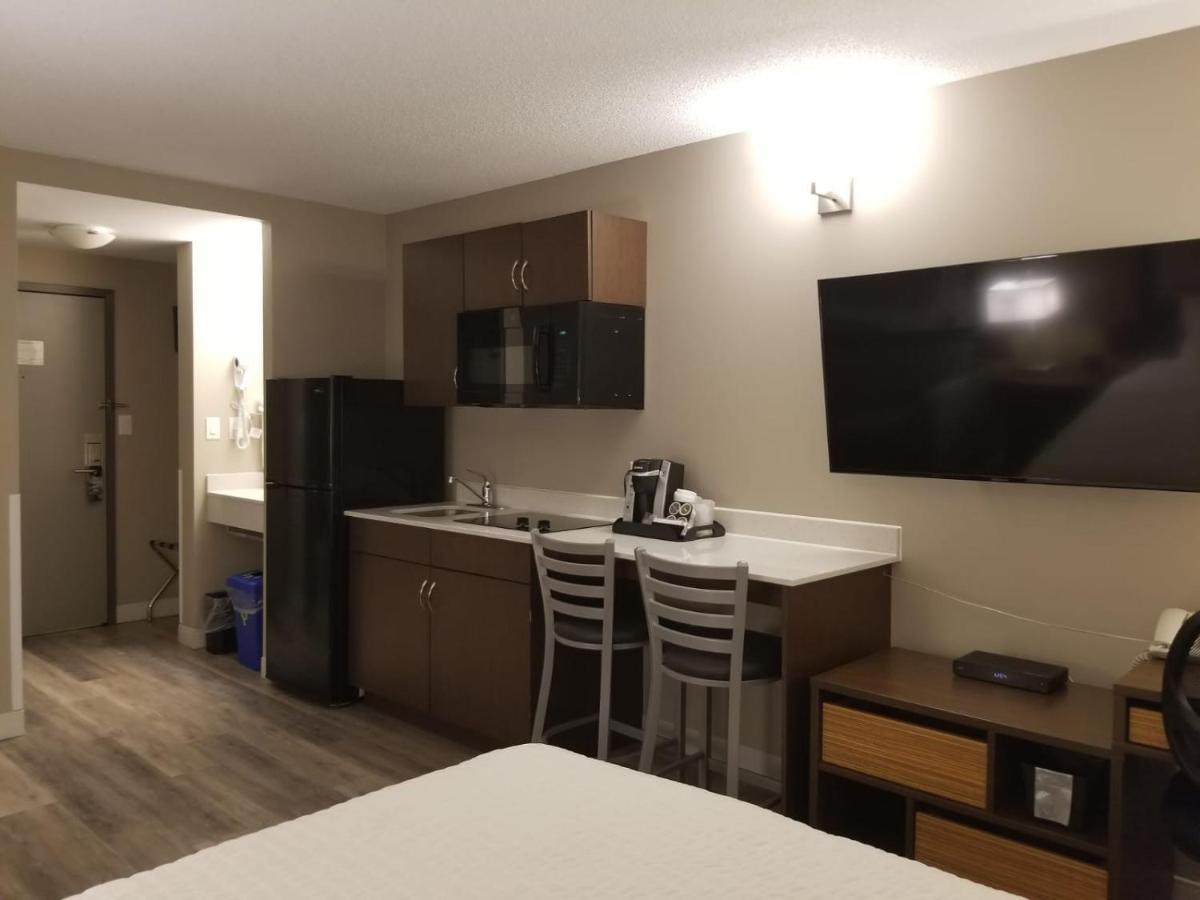 Super 8 By Wyndham Winnipeg West المظهر الخارجي الصورة