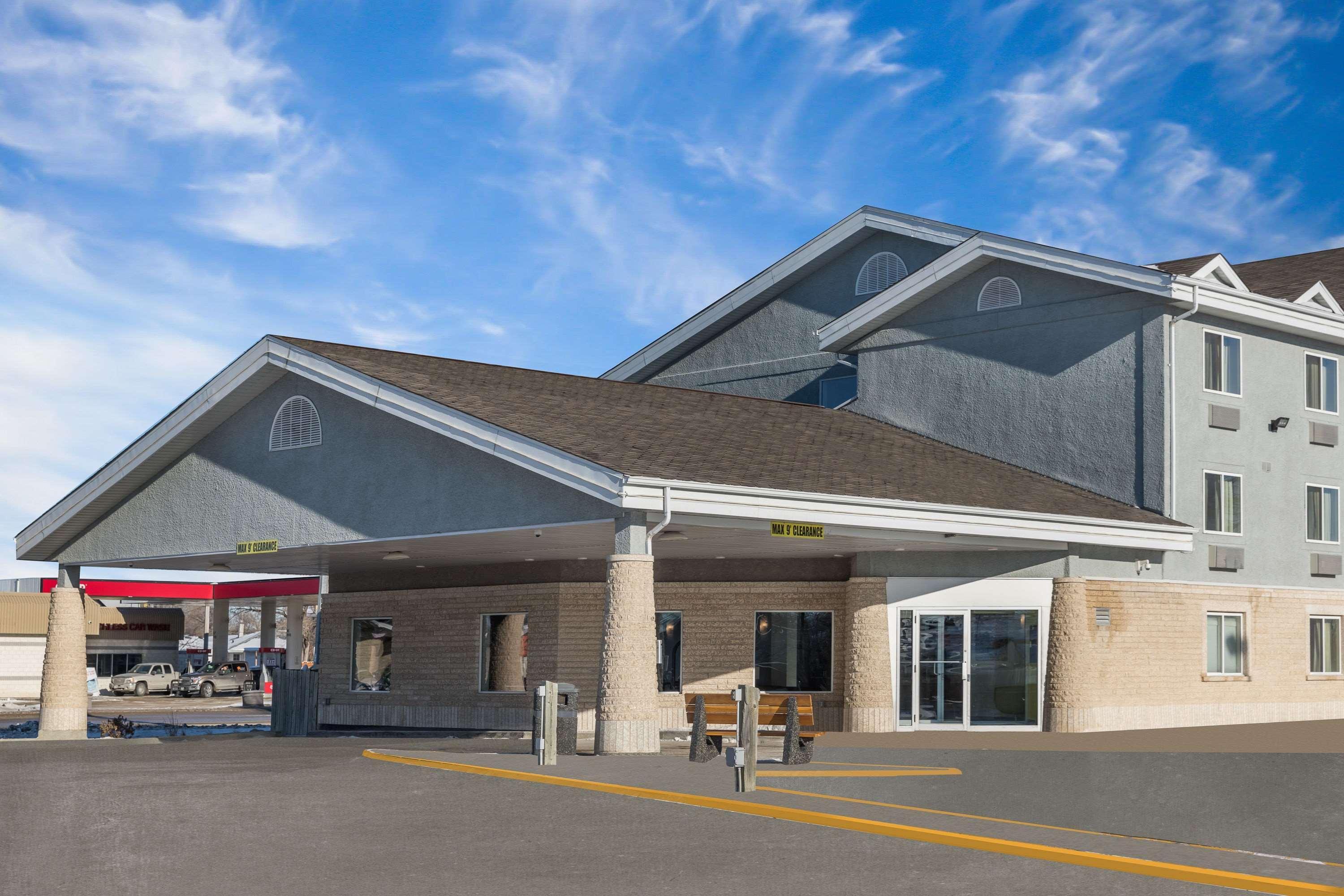 Super 8 By Wyndham Winnipeg West المظهر الخارجي الصورة