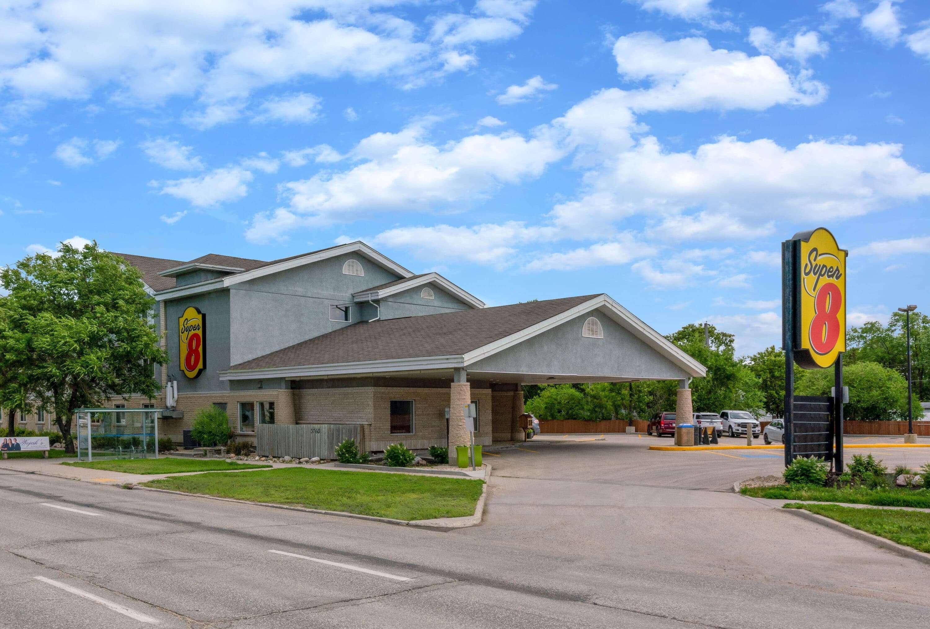 Super 8 By Wyndham Winnipeg West المظهر الخارجي الصورة