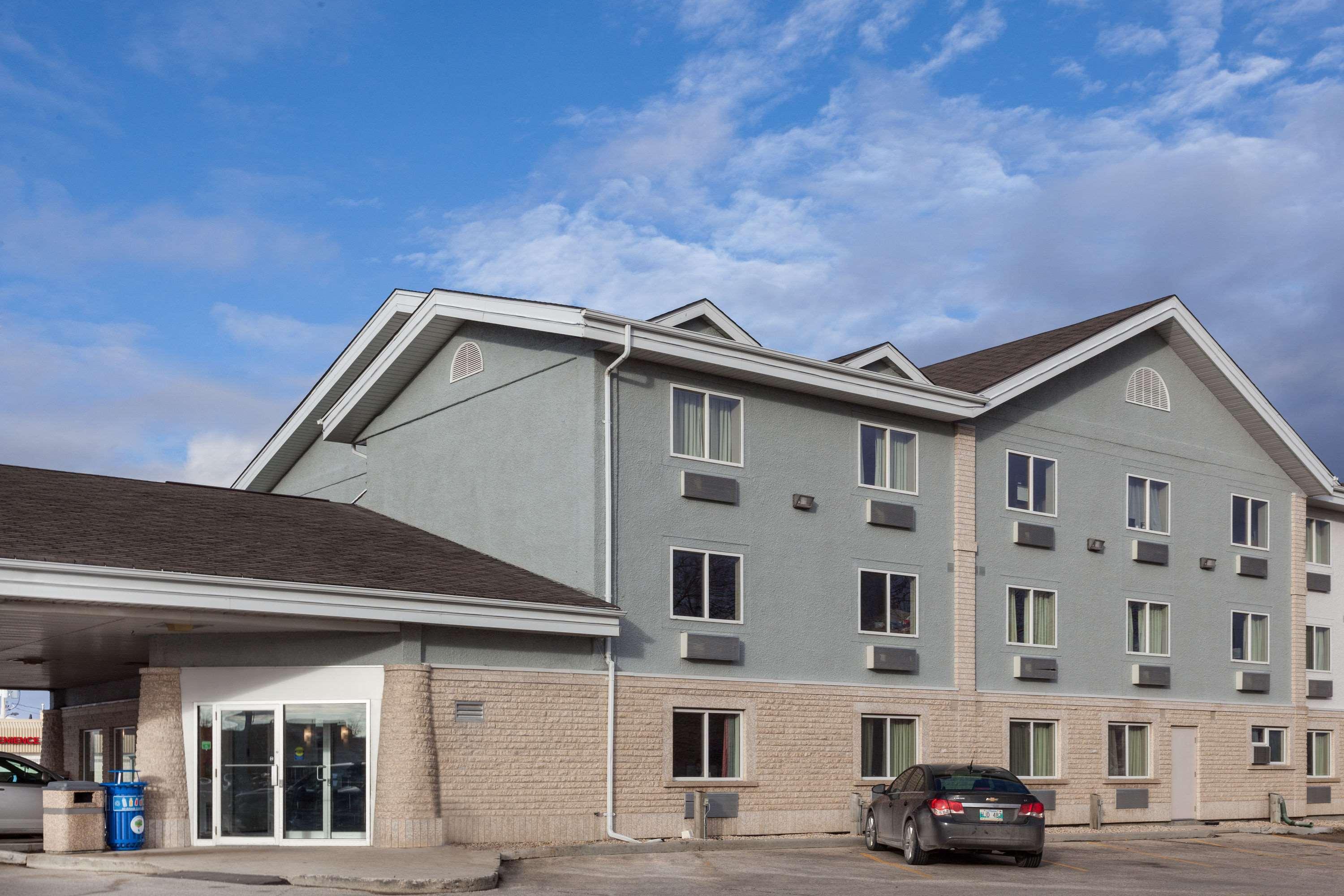 Super 8 By Wyndham Winnipeg West المظهر الخارجي الصورة